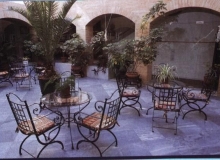 Cordoba: patio hotel